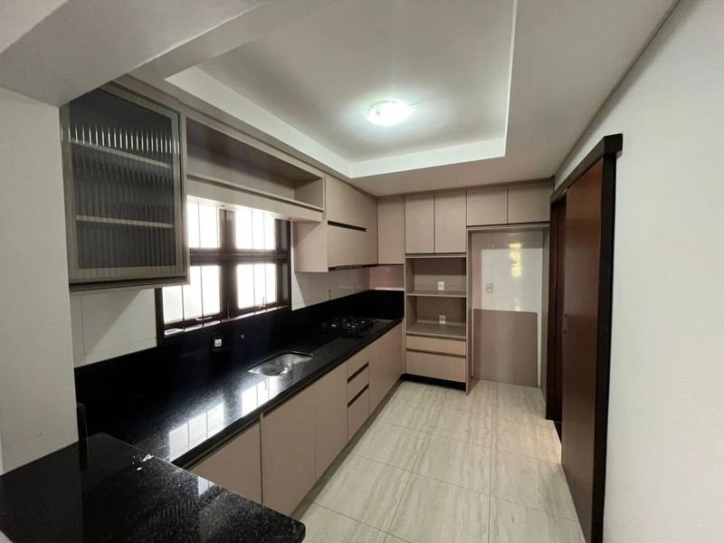 Casa com 3 residências no bairro Timbaúva, 297,22 m² — foto 5 de 15