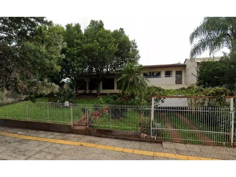 Casa com 3 quartos e garagem no bairro Glória, Santa Rosa — foto 1