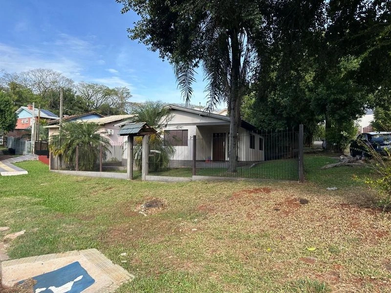 Casa com 3 dormitórios à venda por R$ 650.000,00 - São Francisco - Santa Rosa/RS