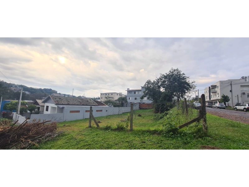 Terreno de esquina a venda no bairro Glória — foto 2 de 6