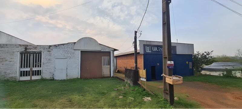 Terreno com dois pavilhões no Planalto