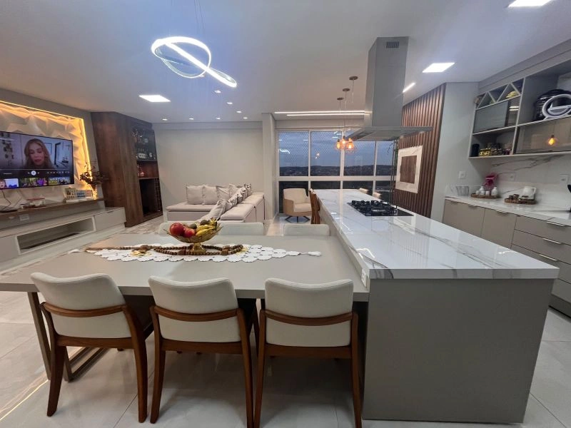 Apartamento com 3 dormitórios e 4 banheiros no bairro Central — foto 1 de 23