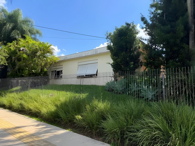 Casa de esquina com piscina e salão de festas em São Francisco, Santa Rosa