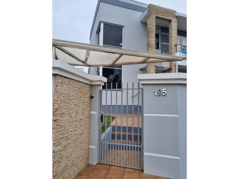 Casa com 3 quartos e espaço gourmet na Central — foto 33