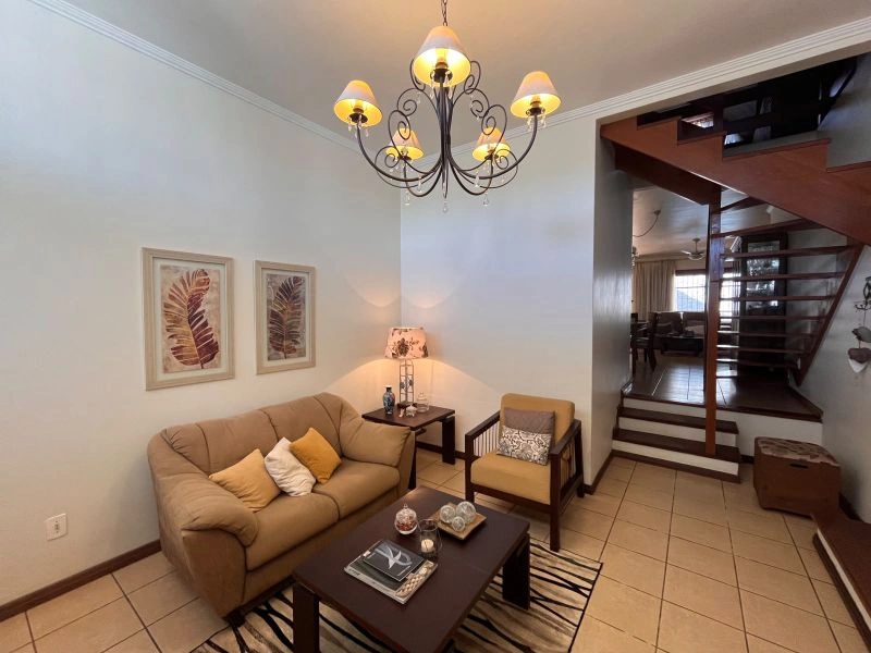 Casa com 4 dormitórios e 2 vagas no Centro — foto 28 de 51