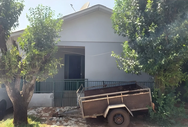 Casa a venda no bairro Planalto, a casa possui 3 quartos 2 banheiros, 2 cozinhas , churrasqueira, ampla varanda,