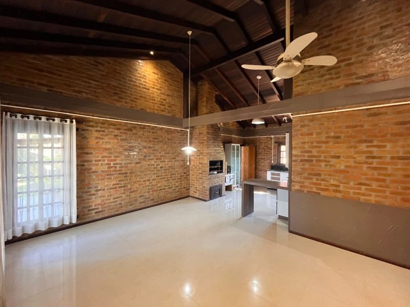 Casa térrea no bairro Glória com terreno superior a 1.000m² — foto 3 de 35