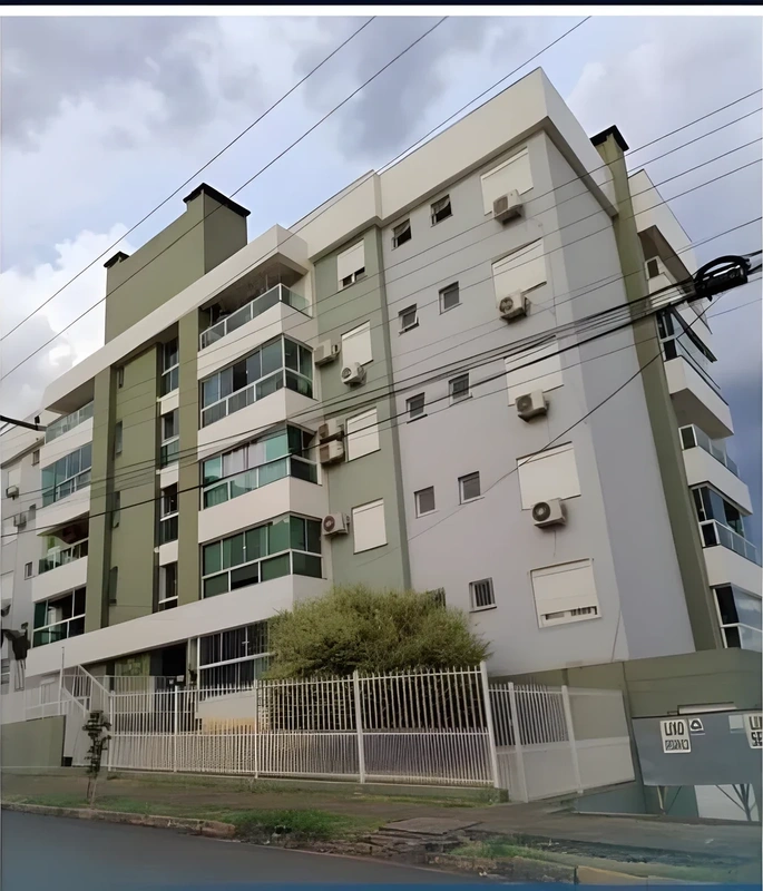 Apartamento semimobiliado no Edifício Cancun, Central