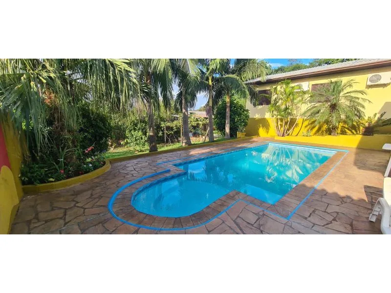 Casa com 3 dormitórios e piscina no bairro Central — foto 2