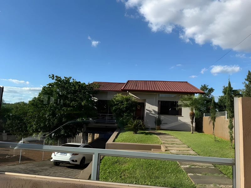 Casa com 3 dormitórios à venda, 280 m² por R$ 970.000 - Planalto - Santa Rosa/Rio Grande do Sul