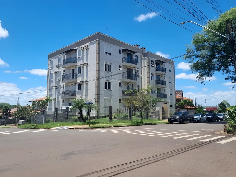 Ótimo apartamento de fundos, de frente para o Estádio Municipal