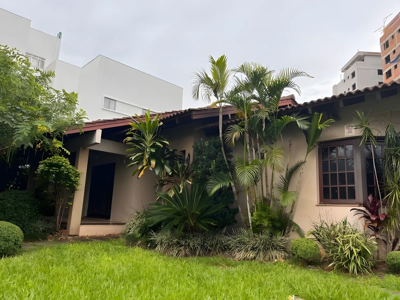 Casa com potencial comercial no Centro de Santa Rosa