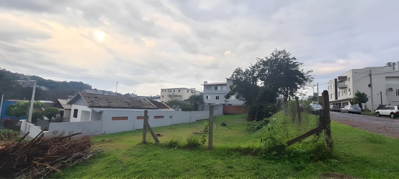 Terreno de esquina a venda no bairro Glória — foto 2 de 6