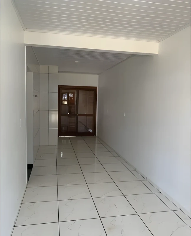 Casa geminada 2 quartos 1 banheiro Toda murada Quiosque com churrasqueira Garagem coberta 48m + quiosque - Próximo ao IFF - Financiável — foto 5 de 9