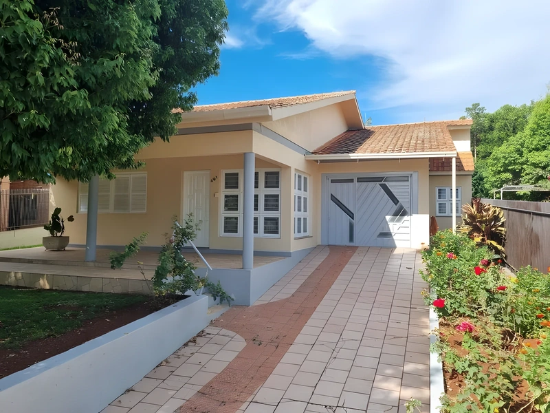 Casa de 3 dormitórios no Centro de Santa Rosa