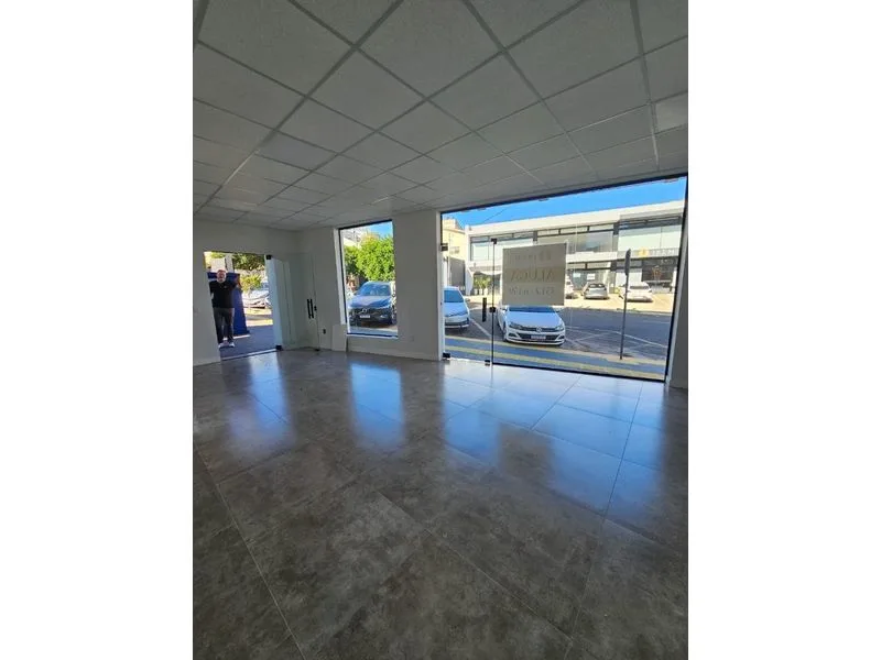 Sala comercial no Centro com água, luz e IPTU inclusos no primeiro ano — foto 7
