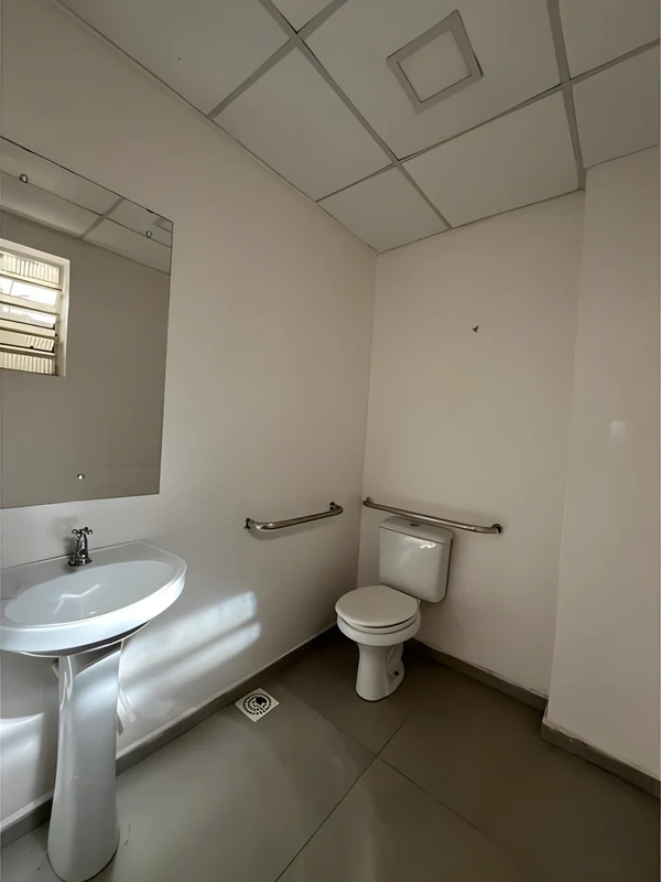 Sala comercial de 48 m² com banheiro acessível no bairro Centro – Santa Rosa/RS — foto 4 de 4