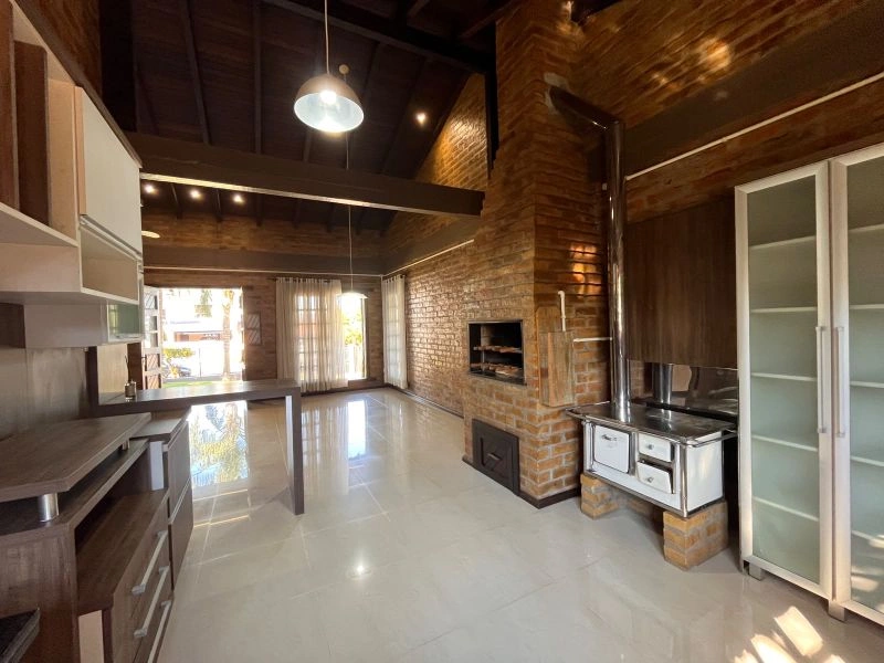 Casa térrea no bairro Glória com terreno superior a 1.000m² — foto 13 de 35