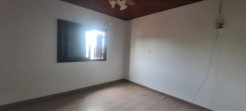 Casa com 3 dormitórios e quintal cercado no bairro Central – Santa Rosa/RS — foto 5 de 11