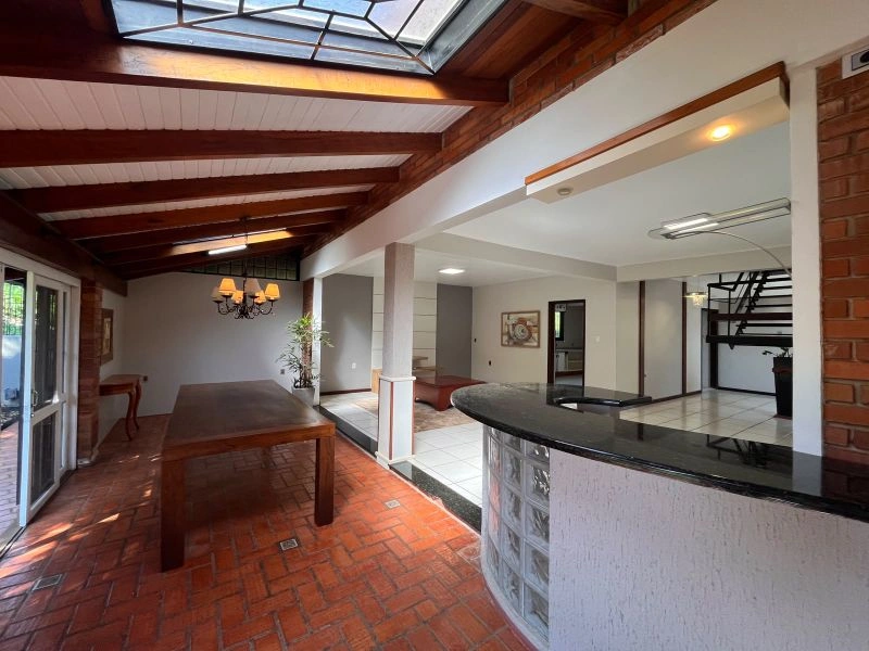 Casa com 3 dormitórios e 268 m² no bairro Centro — foto 7 de 23