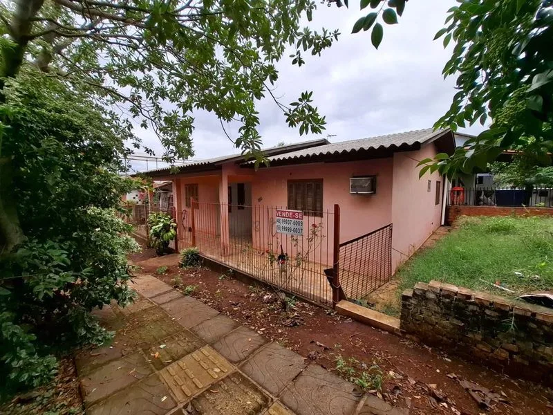 Casa de esquina no bairro Cruzeiro — foto 2