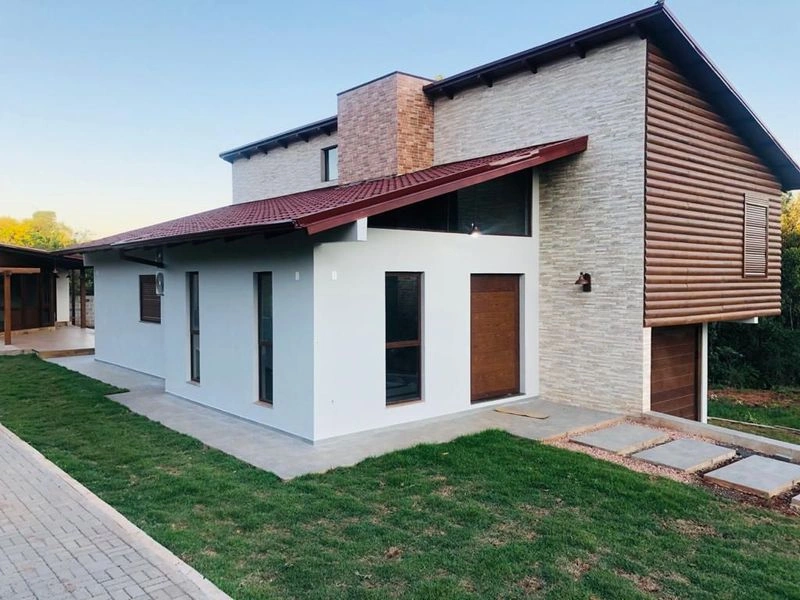 Casa com 2 dormitórios e 3 vagas no bairro Central — foto 2 de 9