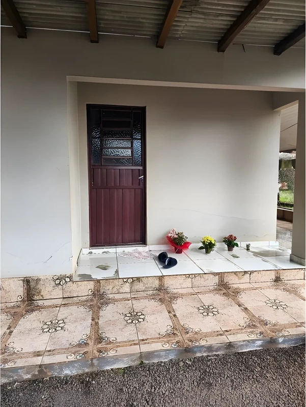 Casa com 3 quartos e terreno amplo em Guia Lopes