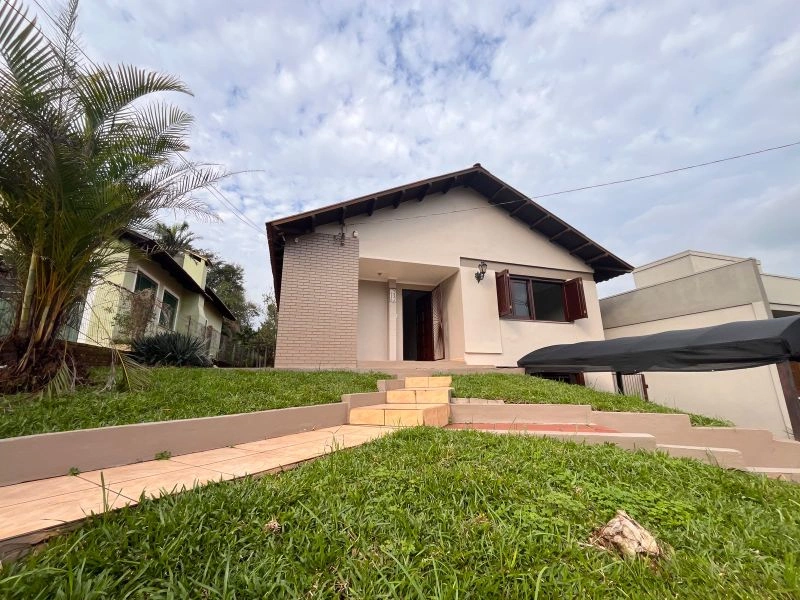 Casa com 3 dormitórios e 196 m² no bairro Central — foto 1 de 15