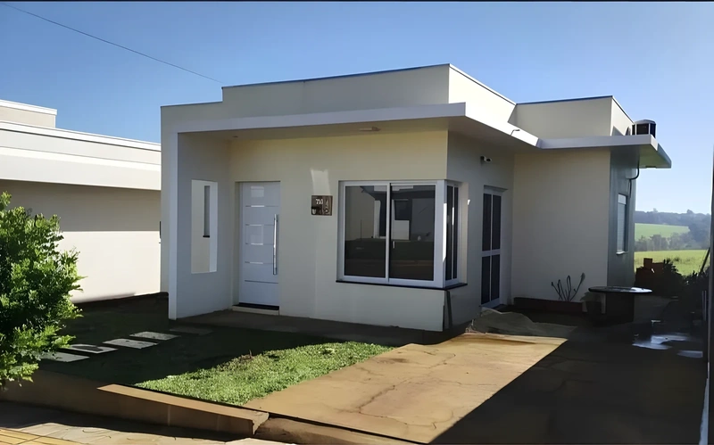 Casa a venda no loteamento Montese Area construída 46 m² terreno com 210 m² 10x20 1 quarto banheiro lavanderia ampla sala Casa com chapada, piso por