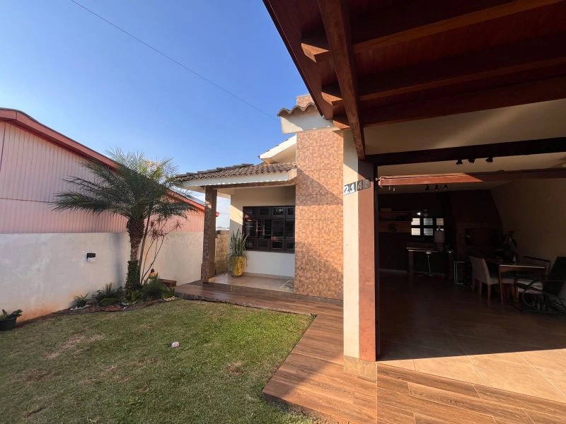 Casa 2 dormitórios, 2 banheiros, 1 garagem no bairro Cruzeiro — foto 2 de 19