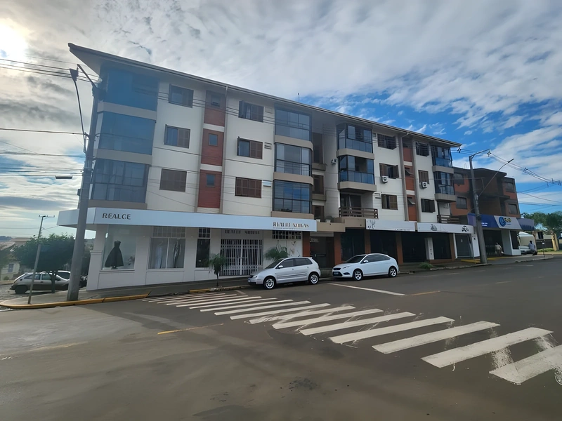 Apartamento com 3 dormitórios no Solar dos Pioneiros, Centro