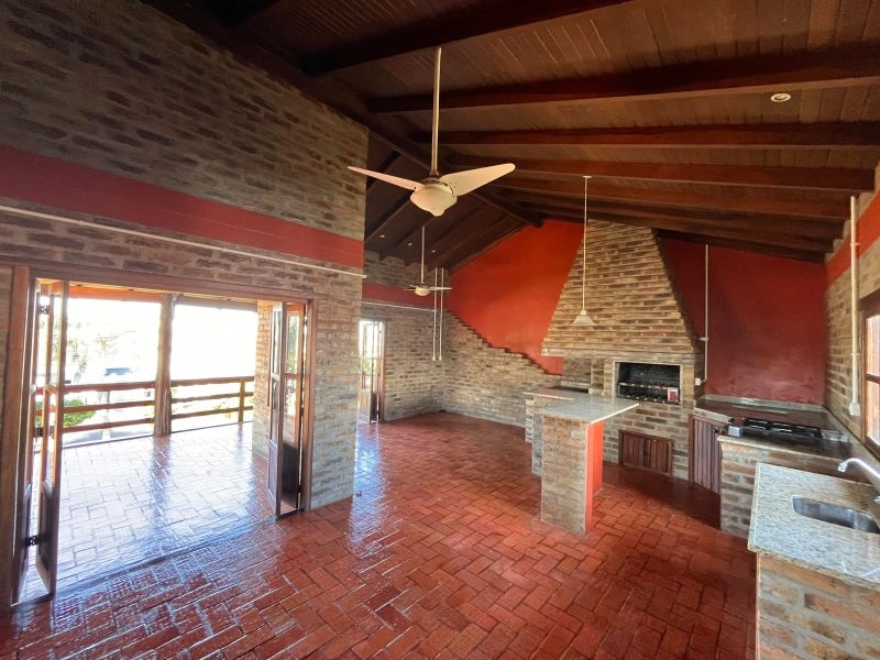 Casa térrea no bairro Glória com terreno superior a 1.000m² — foto 31 de 35