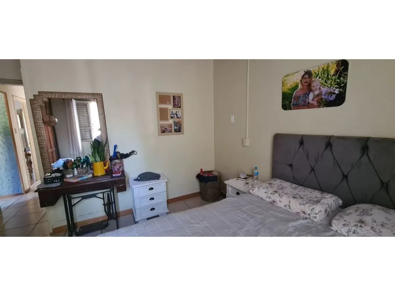 Casa com 3 dormitórios no bairro Central — foto 15
