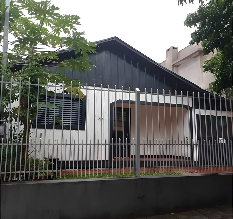 Casa de 2 quartos com churrasqueira na Central