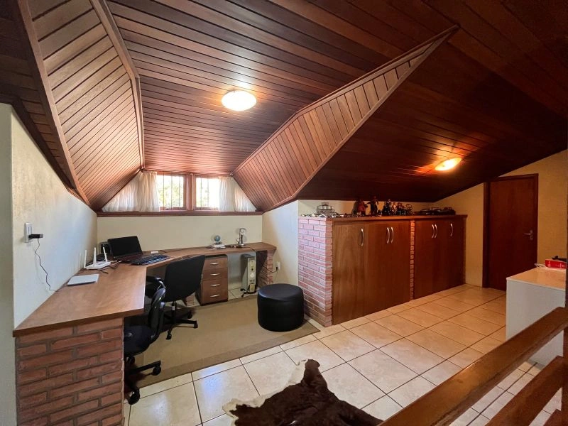Casa com 4 dormitórios e 2 vagas no Centro — foto 26 de 51