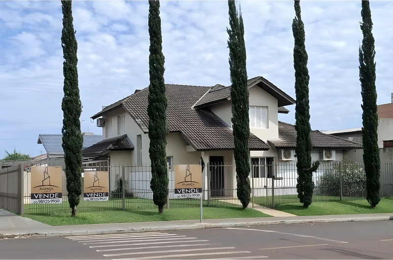 Casa com 4 dormitórios, piscina e energia solar no Cruzeiro