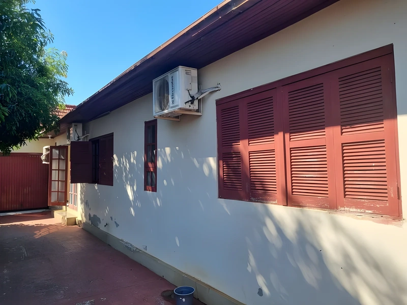 Casa no Centro com 3 dormitórios e 2 salas