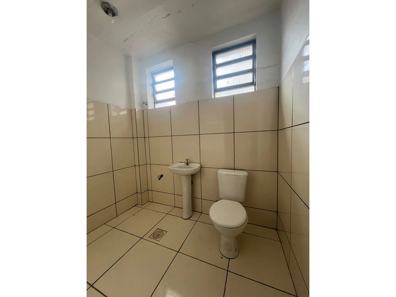 Sala comercial térrea com 186 m² no bairro Centro — foto 12 de 13