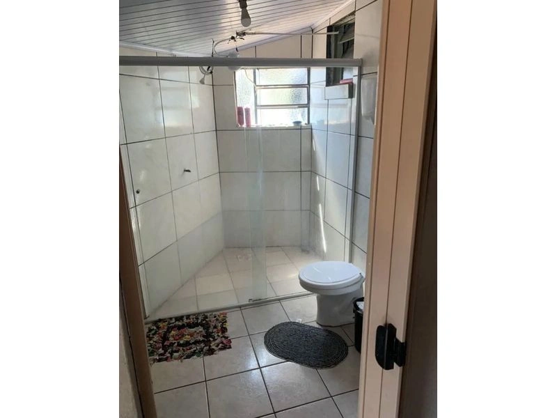 Casa a venda no bairro Planalto, a casa possui 3 quartos 2 banheiros, 2 cozinhas , churrasqueira, ampla varanda, — foto 7 de 10