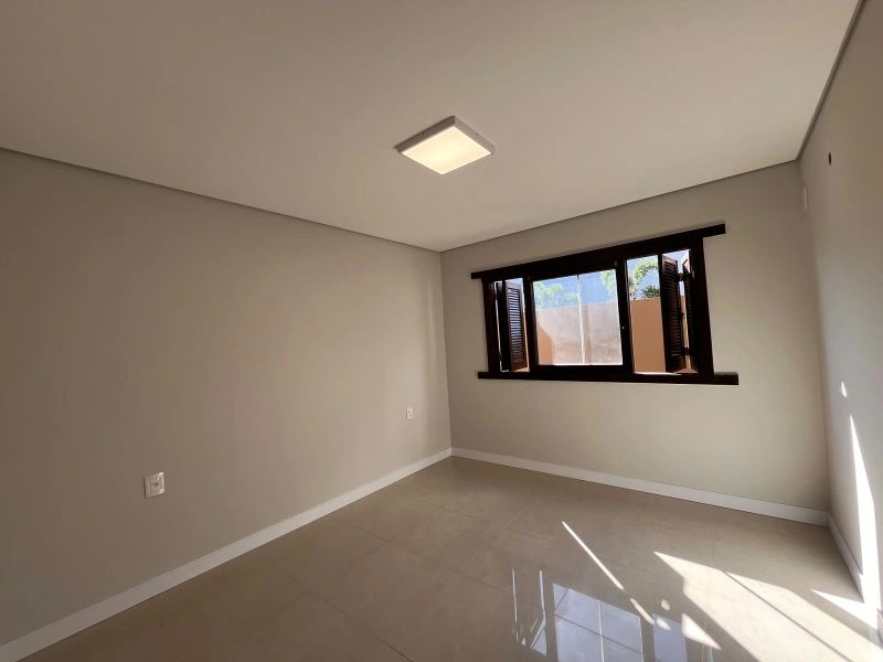 Casa térrea no bairro Glória com terreno superior a 1.000m² — foto 18 de 35