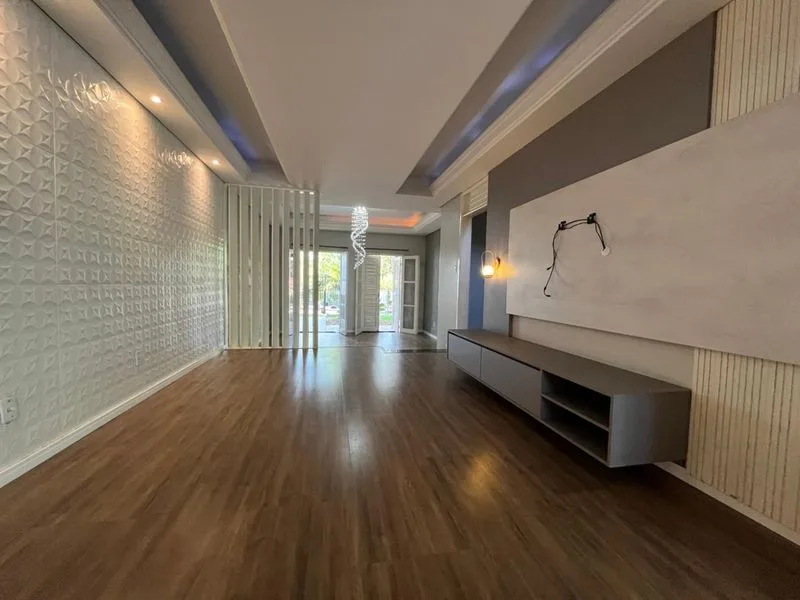 Casa de alto padrão no Centro com 4 dormitórios e piscina — foto 7