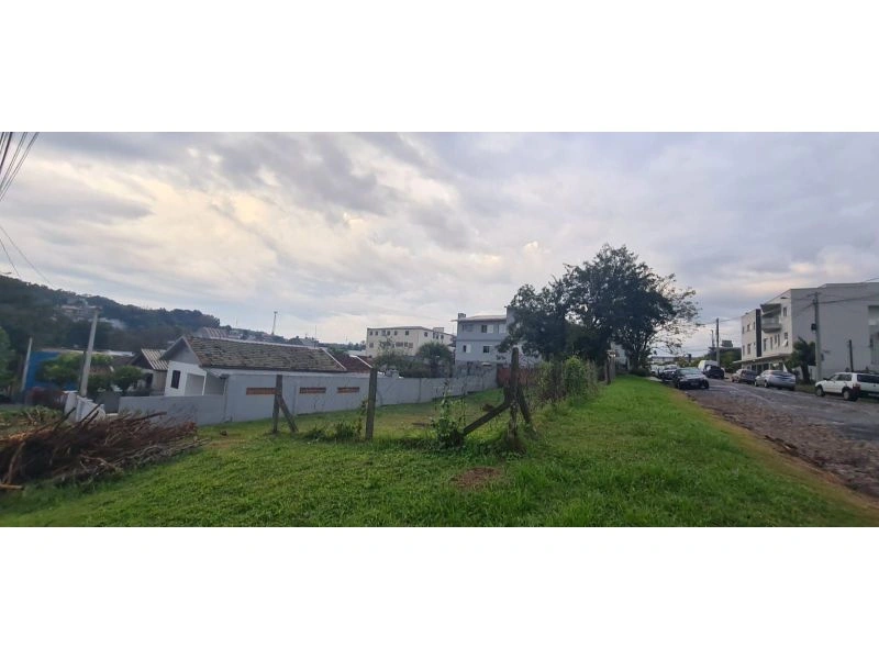 Terreno de esquina a venda no bairro Glória