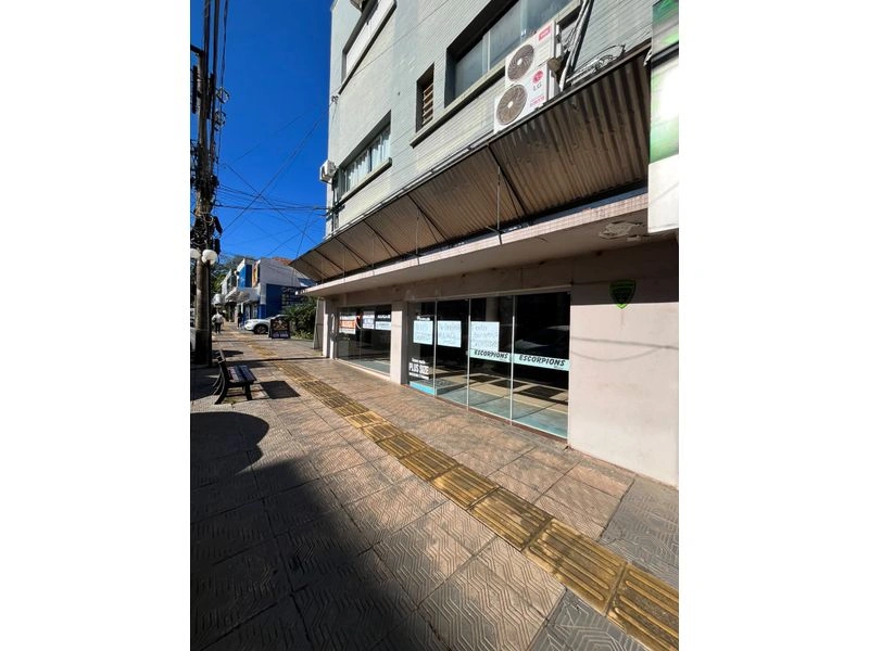Sala comercial térrea com 186 m² no bairro Centro — foto 2 de 13