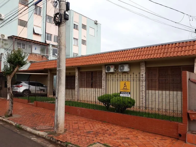 Casa de 4 dormitórios no Centro de Santa Rosa — foto 2