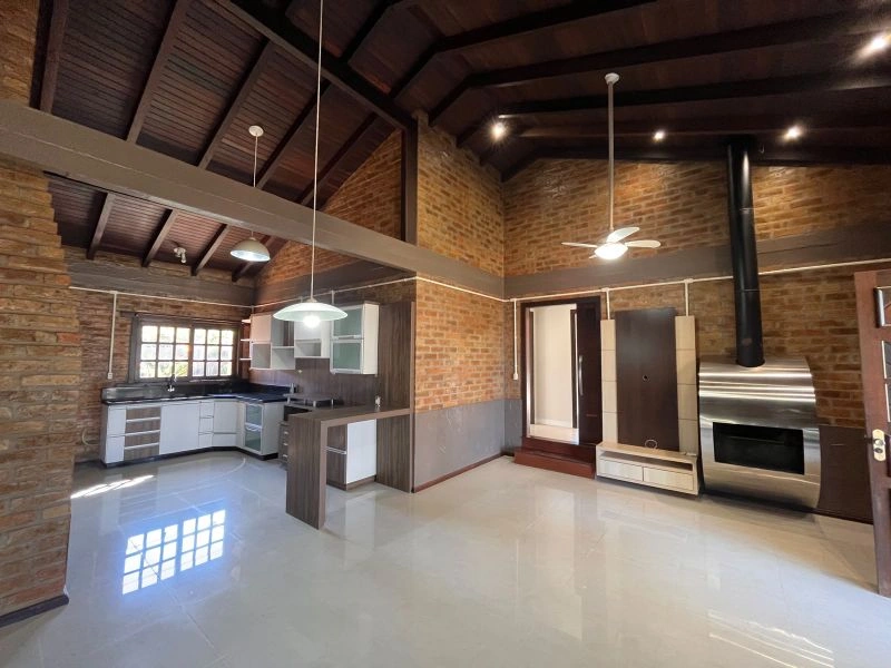 Casa térrea no bairro Glória com terreno superior a 1.000m² — foto 4 de 35