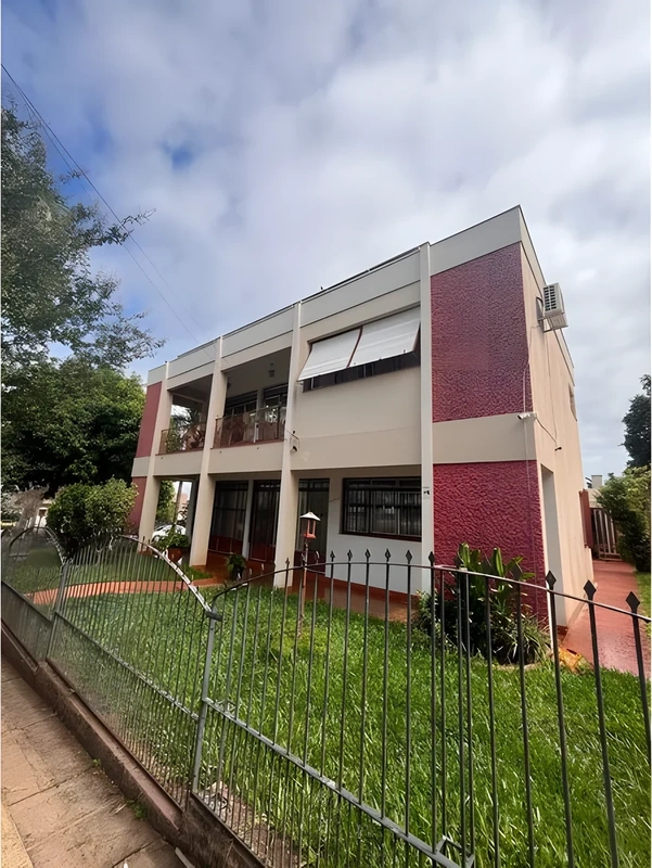 Casa ampla no Cruzeiro com potencial comercial e residencial