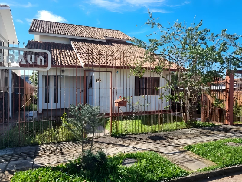 Casa com 4 dormitórios à venda por R$ 840.000,00 - Centro - Santa Rosa/RS