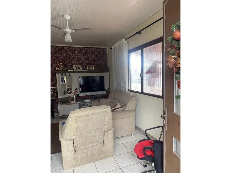 Casa em centro com 3 dormitórios e 2 banheiros — foto 4