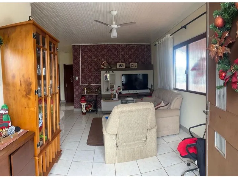 Casa em centro com 3 dormitórios e 2 banheiros — foto 5