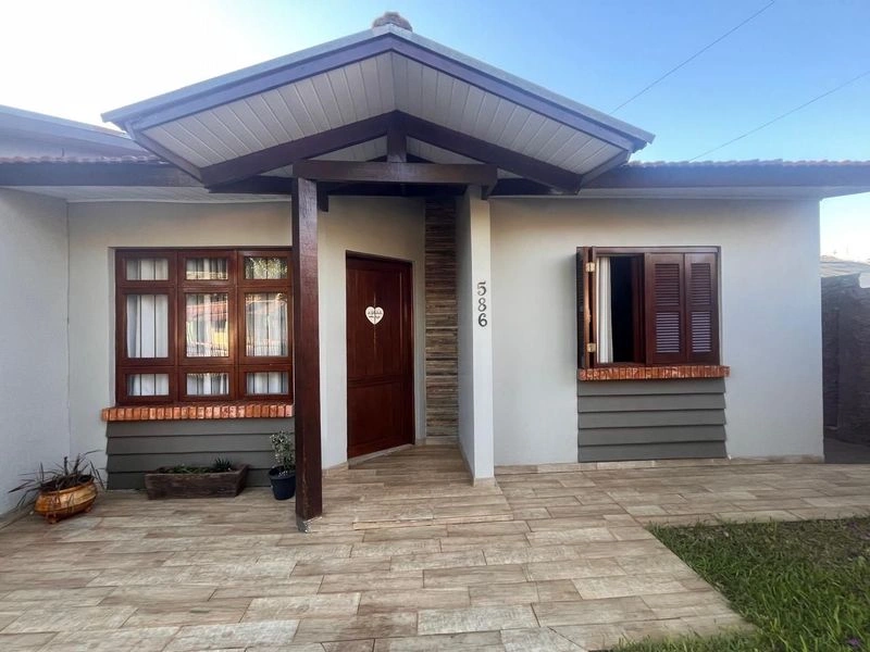 Casa à venda por R$ 590.000,00 - Cruzeiro - Santa Rosa/RS